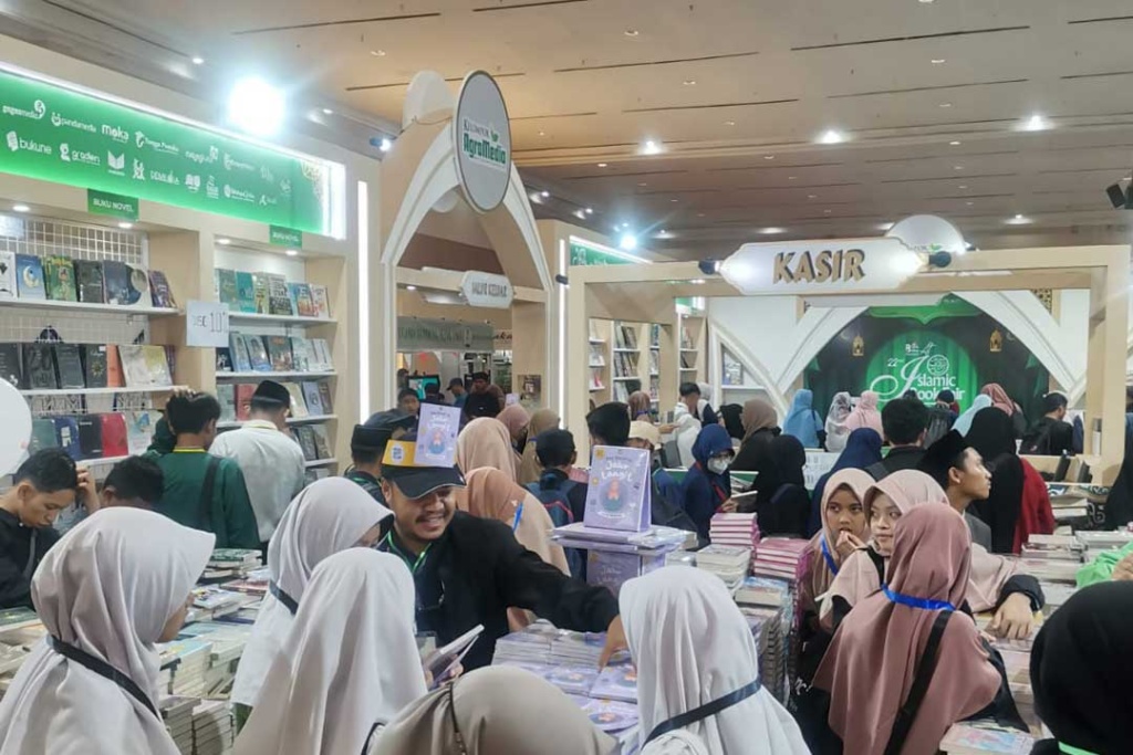 stan kelompok agromedia di Islamic Book Fair 2024